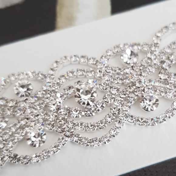 ♥️Silver Rhinestone Bracelet - Picture 2 of 6